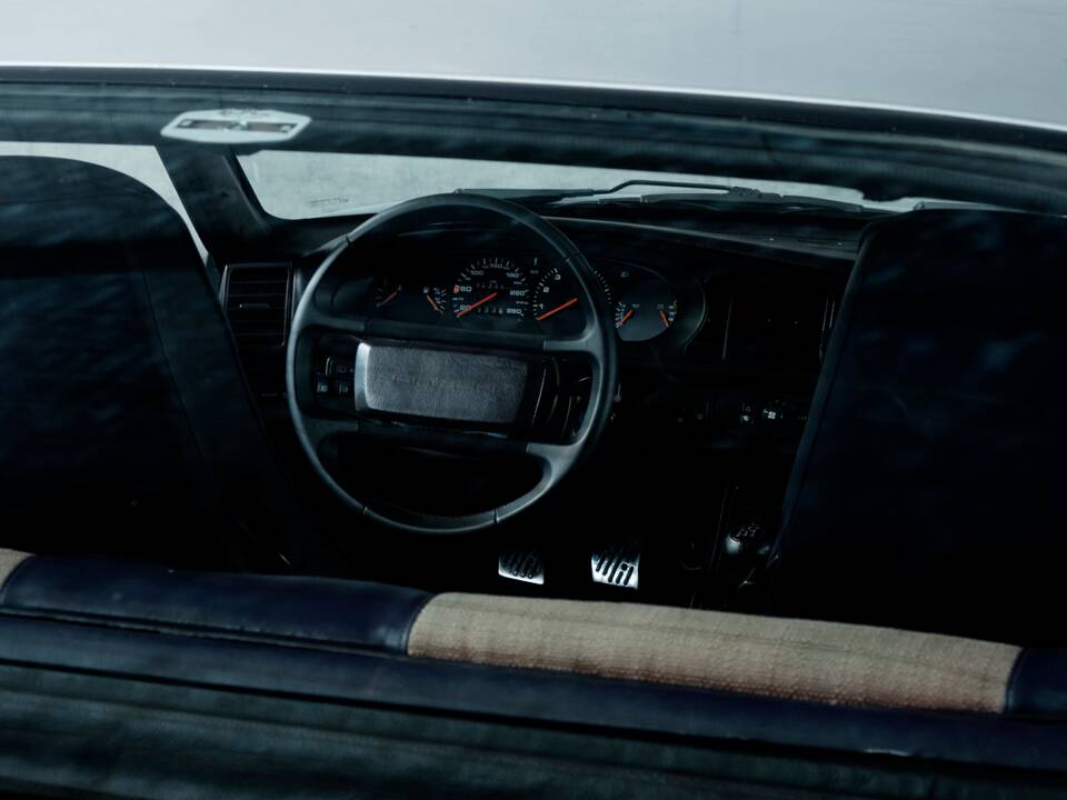 Imagen 36/43 de Porsche 944 S (1988)