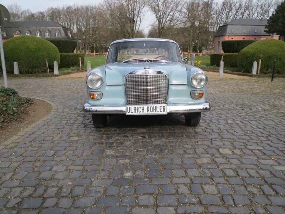 Imagen 6/25 de Mercedes-Benz 200 D (1966)