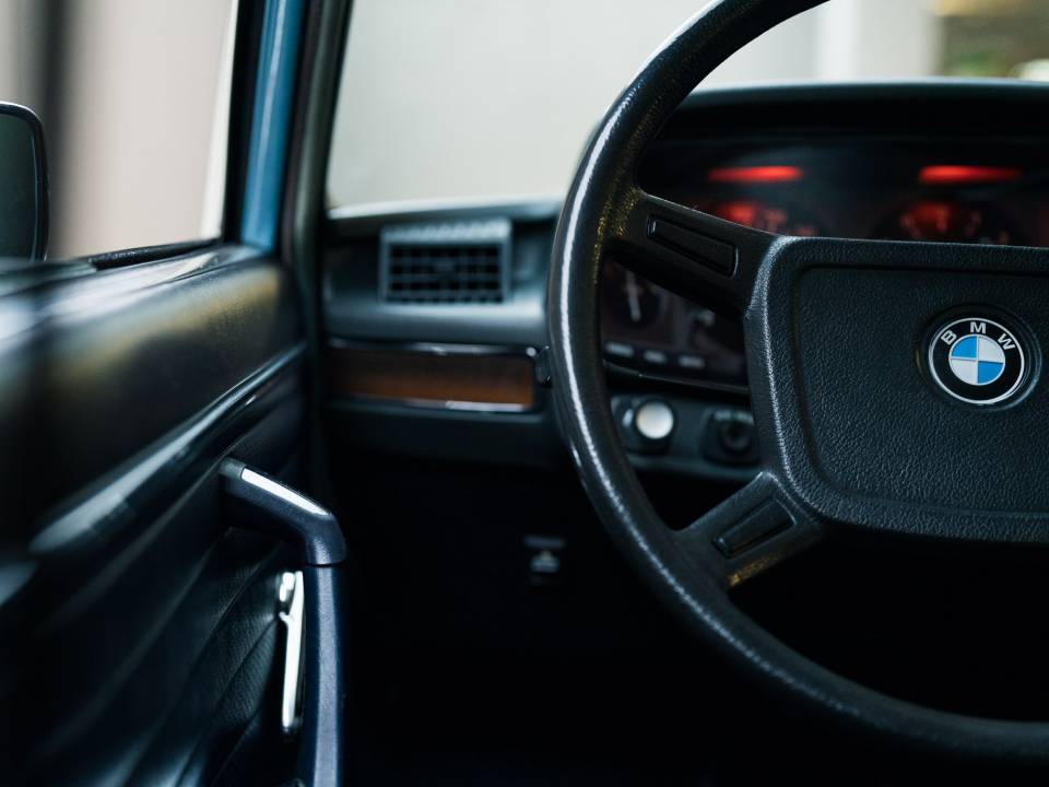 Bild 17/50 von BMW 518 (1976)