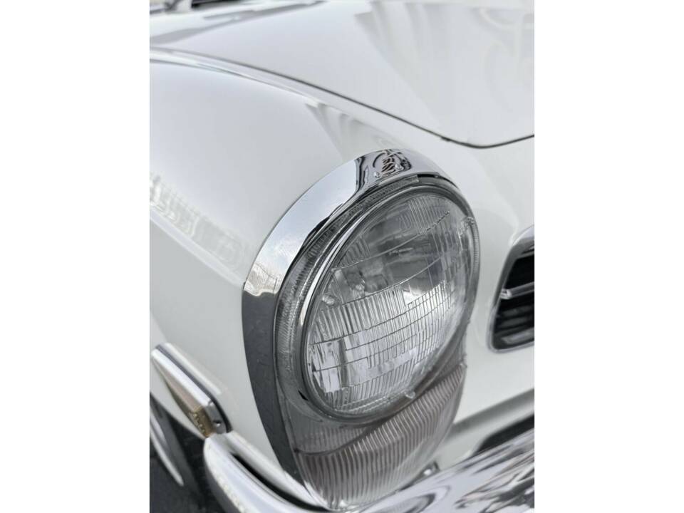 Image 23/48 of Mercedes-Benz 280 SL (1970)