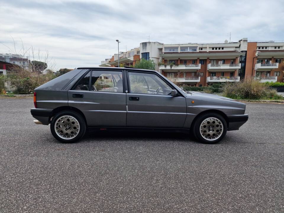 Bild 3/37 von Lancia Delta HF Integrale 16V (1990)