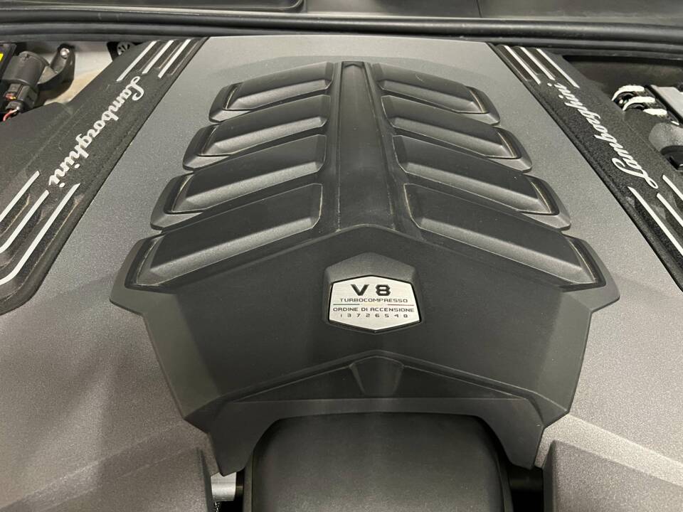 Image 9/18 of Lamborghini Urus (2019)