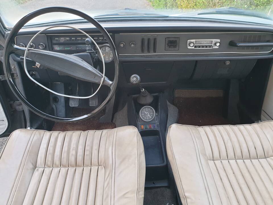 Image 5/9 of Volvo P 144 (1968)