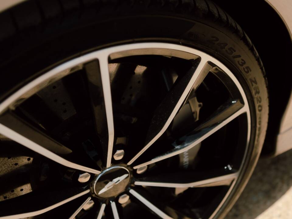 Image 32/96 of Aston Martin DB 9 GT "Bond Edition" (2015)
