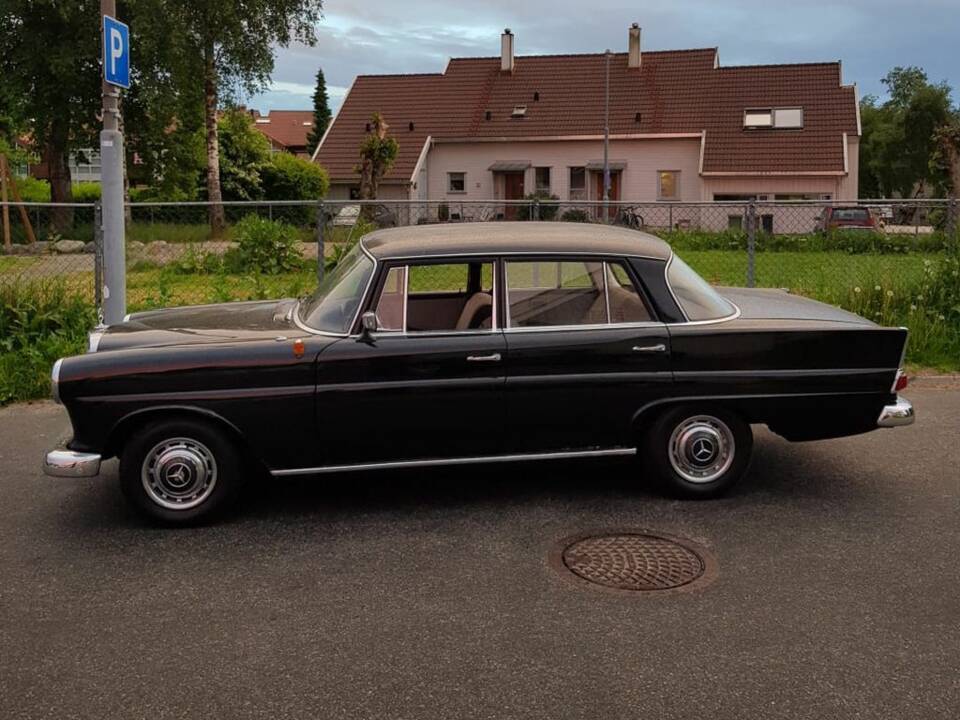 Image 7/8 of Mercedes-Benz 190 c (1963)