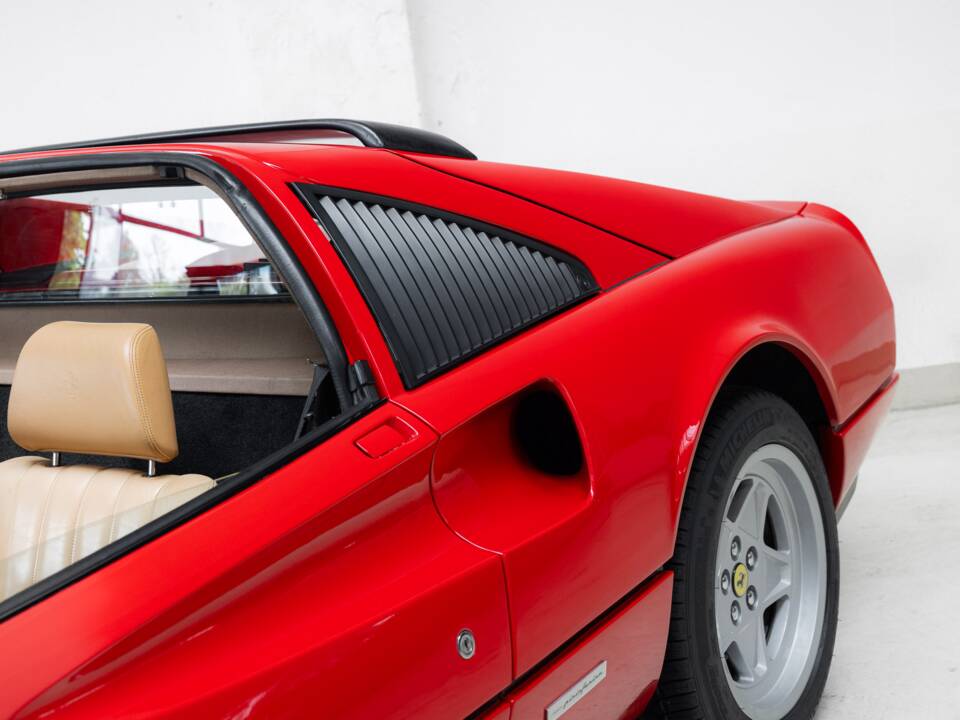 Bild 34/40 von Ferrari 328 GTS (1986)