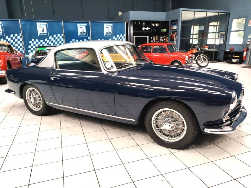 Image 6/67 of Alfa Romeo 1900 C Super Sprint Touring (1956)