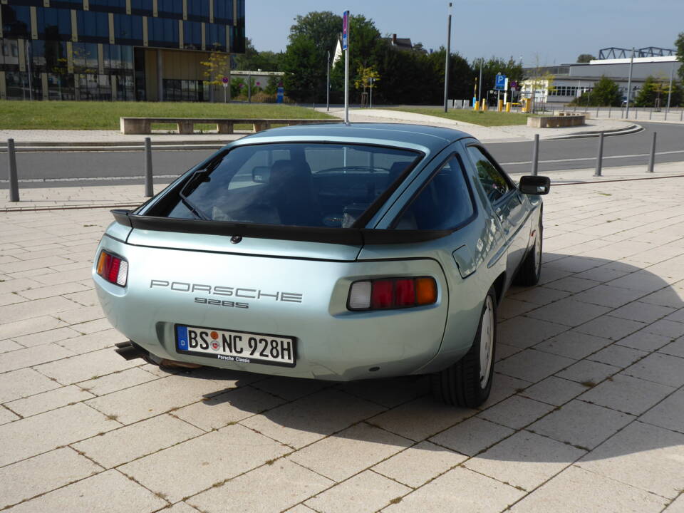 Bild 4/5 von Porsche 928 S (1985)
