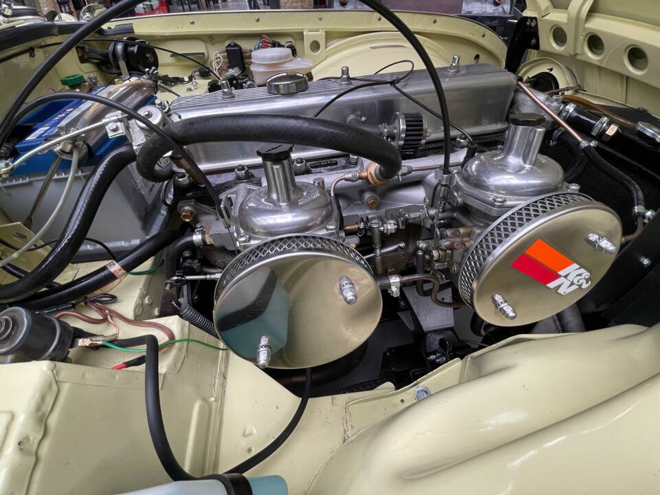 Afbeelding 18/39 van Triumph TR 250 (1967)