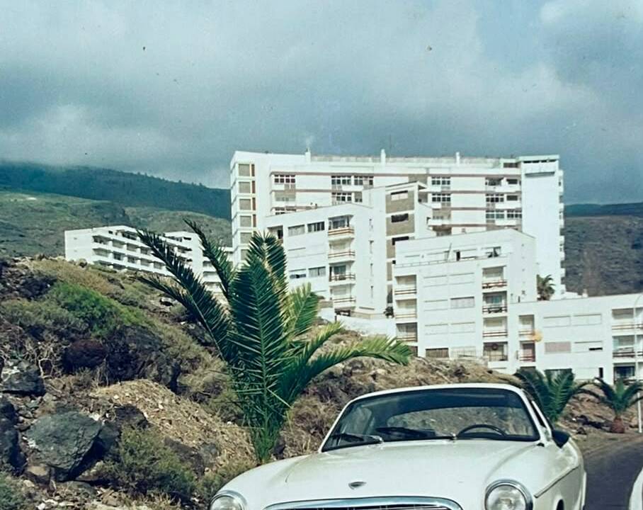Image 1/8 of Volvo 1800 S (1966)