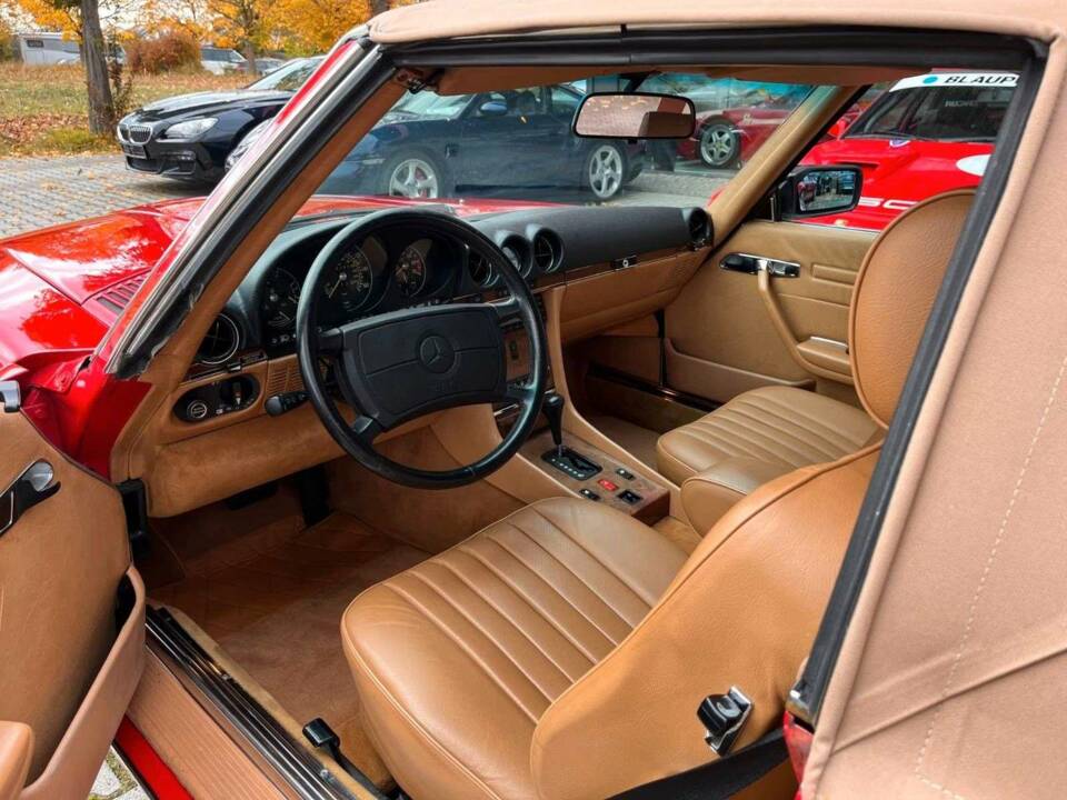 Image 14/22 de Mercedes-Benz 560 SL (1986)