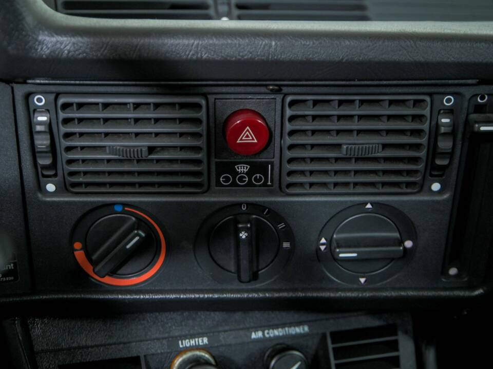 Bild 24/50 von BMW 320i (1981)