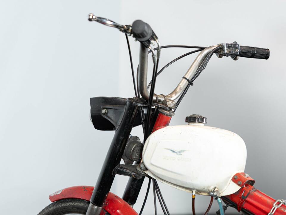Image 13/16 of Moto Guzzi DUMMY (1969)