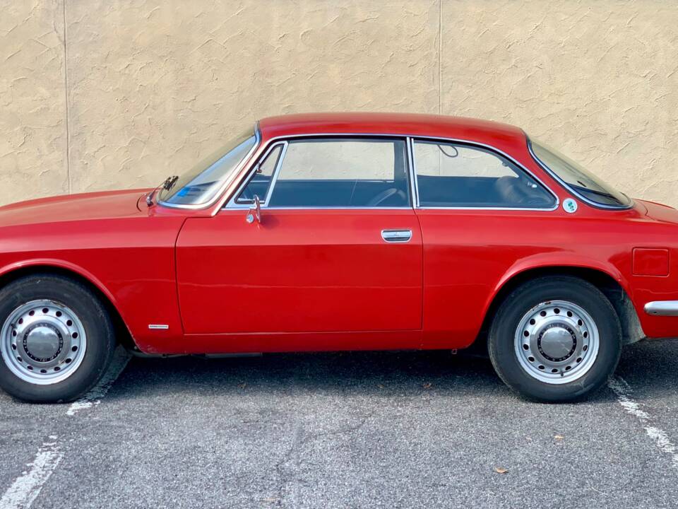 Bild 3/19 von Alfa Romeo Giulia 1300 GT Junior (1969)
