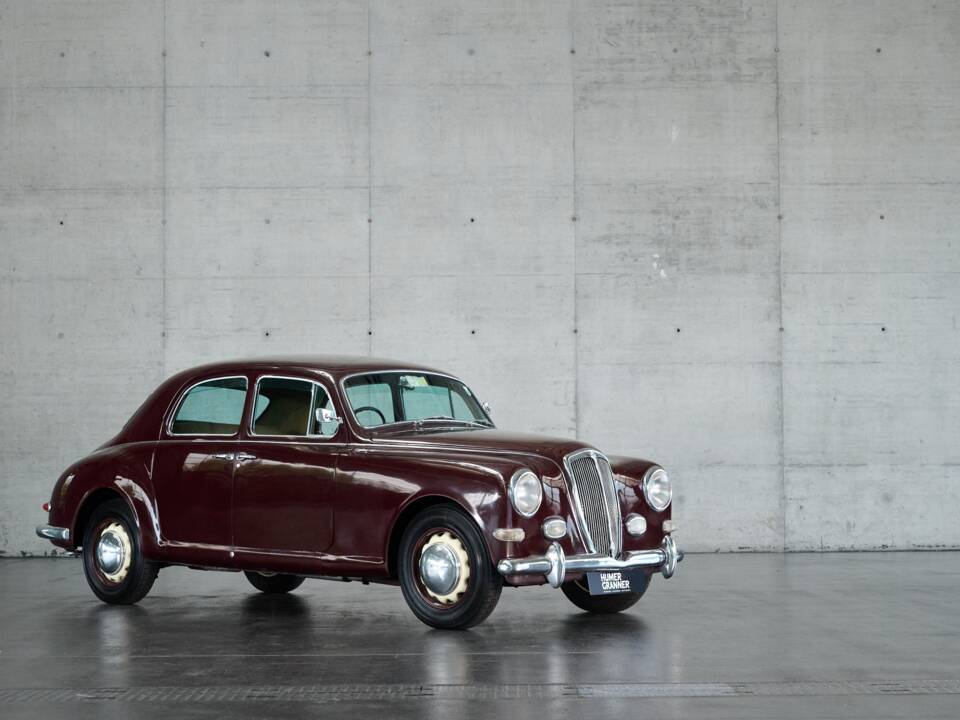 Image 20/50 of Lancia Aurelia B12 (1955)
