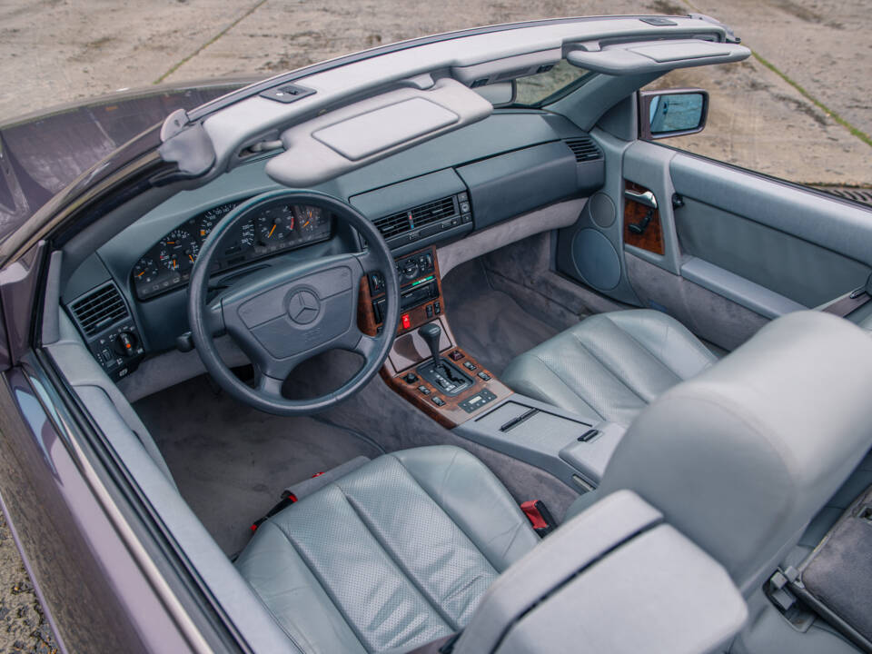 Image 3/31 of Mercedes-Benz 500 SL (1992)