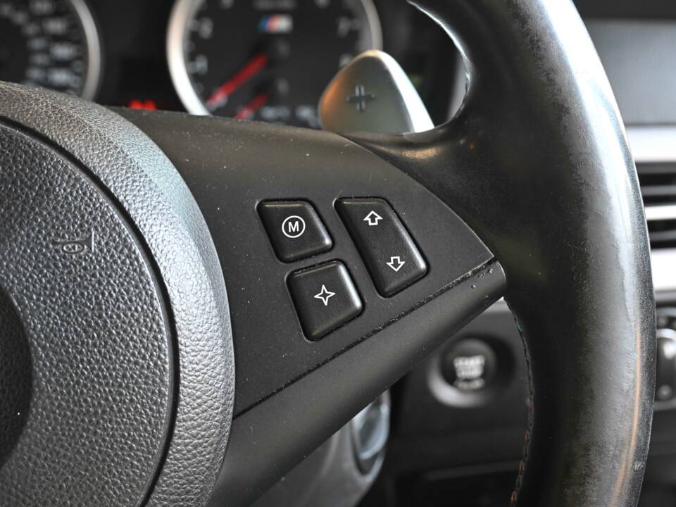Image 2/18 of BMW M5 (2007)