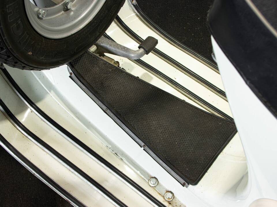 Bild 46/50 von Piaggio Vespa 125 Super (1966)