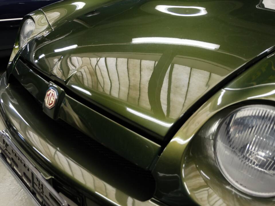 Bild 9/25 von MG RV8 (1995)