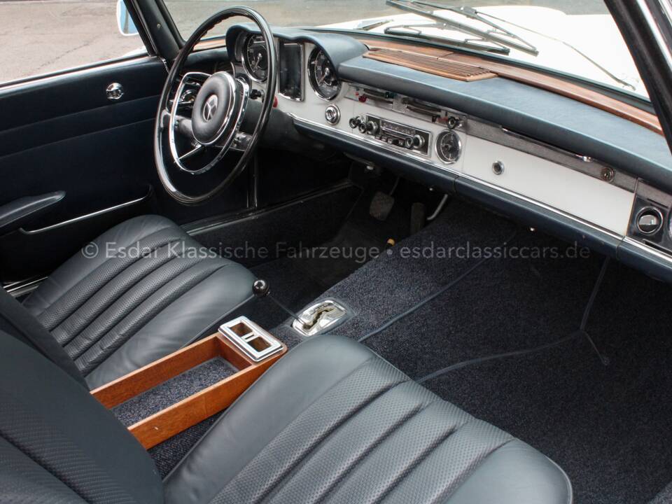 Afbeelding 15/31 van Mercedes-Benz 230 SL (1967)