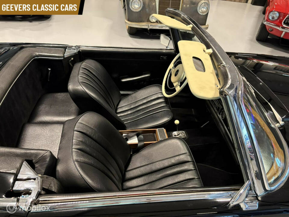 Image 17/19 de Mercedes-Benz 280 SL (1968)