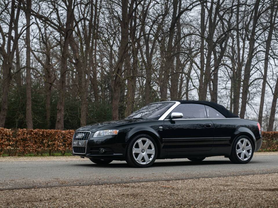 Image 31/39 of Audi S4 (2006)