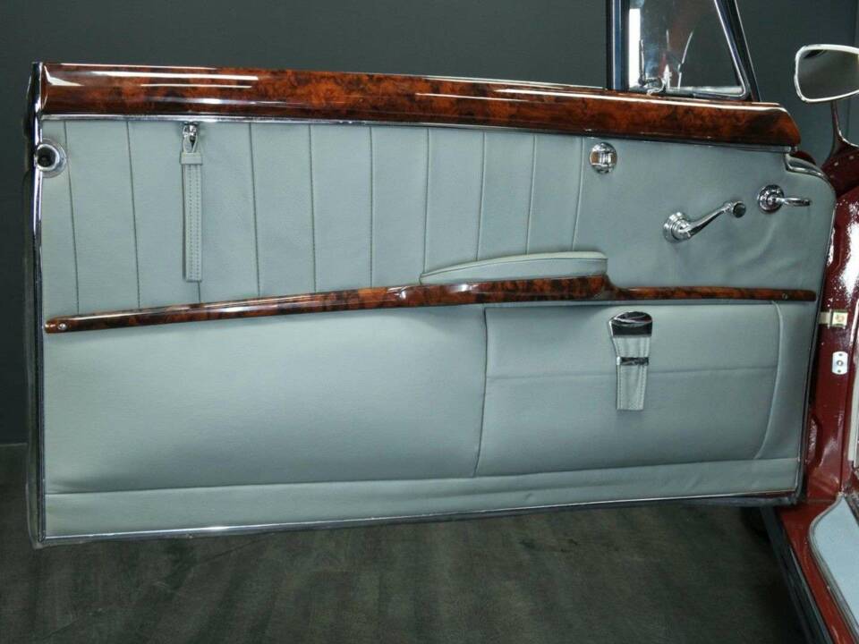 Imagen 10/50 de Mercedes-Benz 220 S (1957)