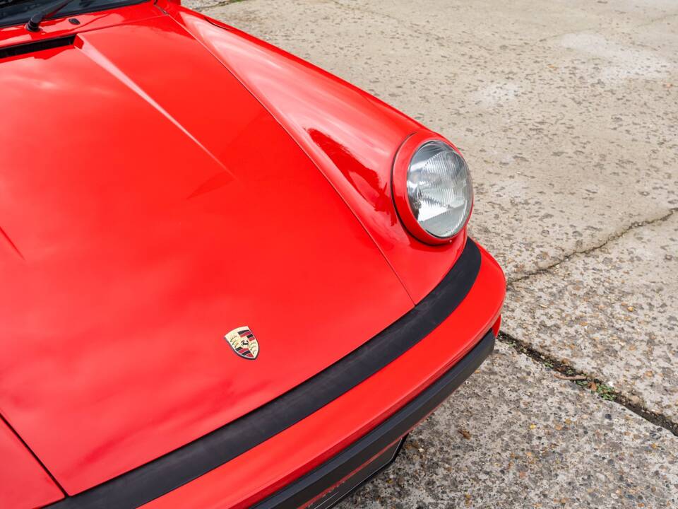 Bild 18/35 von Porsche 911 Carrera 3.2 (1987)