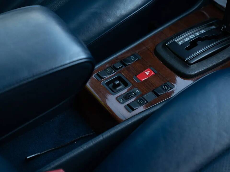 Image 40/62 of Mercedes-Benz 280 CE (1982)