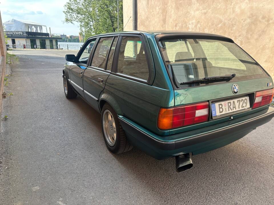 Image 5/23 of BMW 325i Touring (1993)