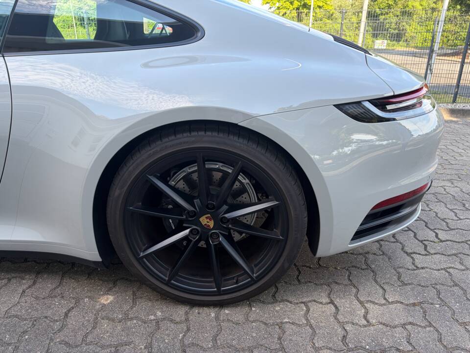 Image 10/12 of Porsche 911 Carrera (2023)