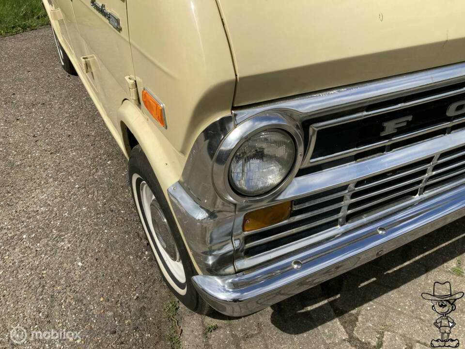 Image 23/50 of Ford Econoline E 300 (1971)