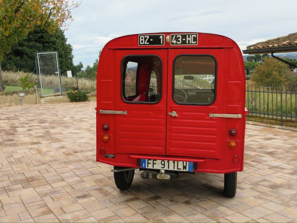 Bild 6/42 von Citroën AK 350 (1978)