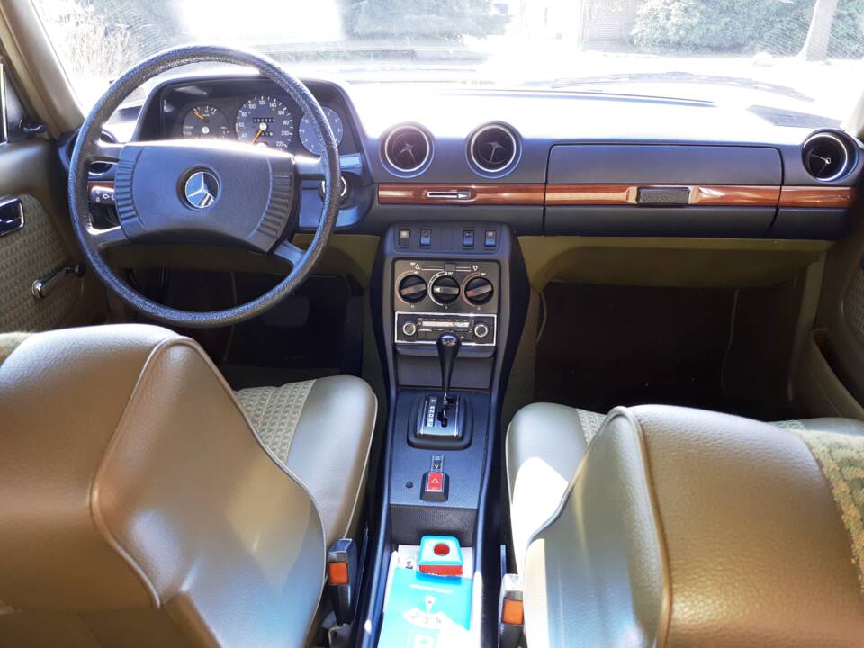 Afbeelding 2/12 van Mercedes-Benz 280 E (1977)