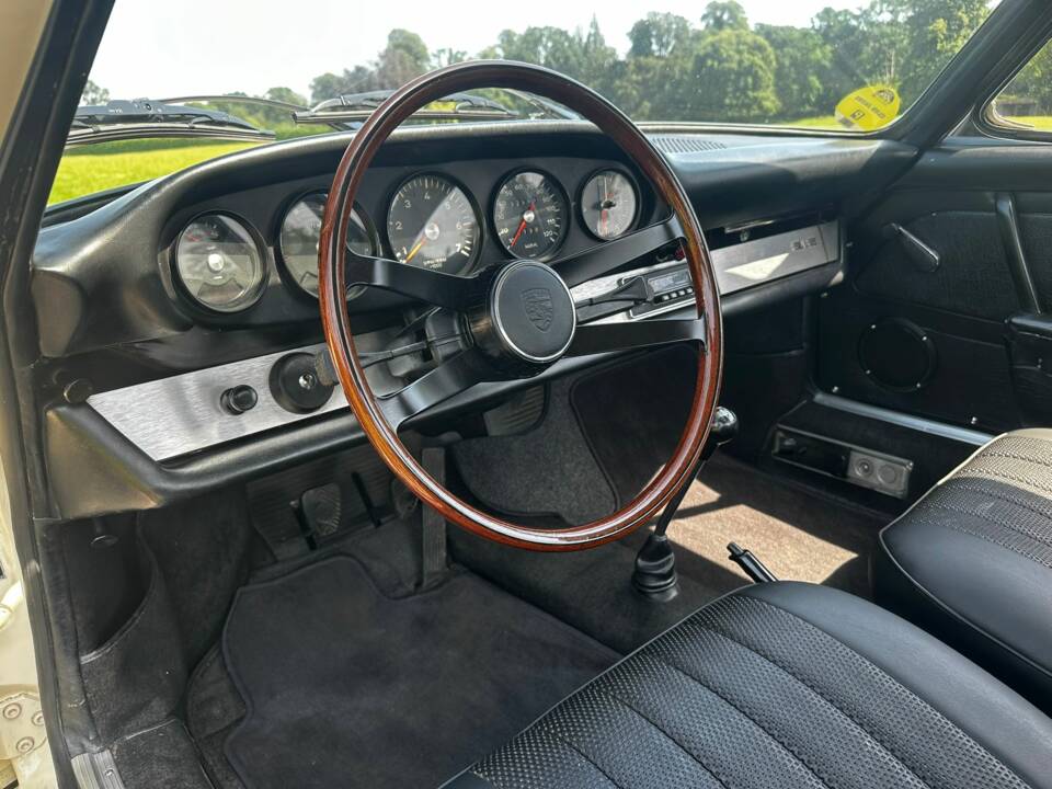 Image 26/44 of Porsche 912 (1968)