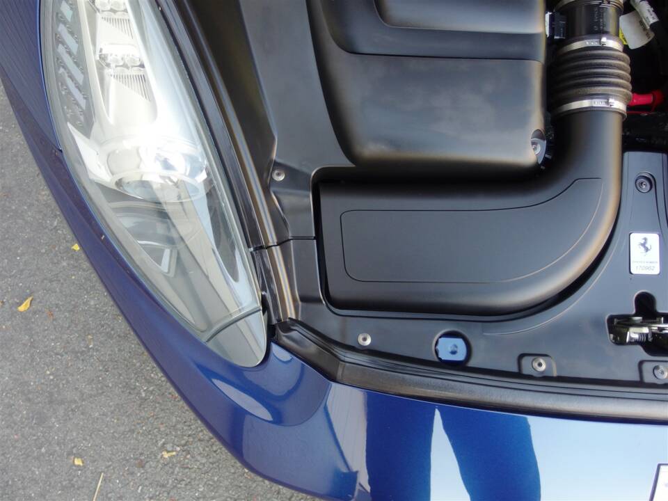 Bild 86/99 von Ferrari California (2009)