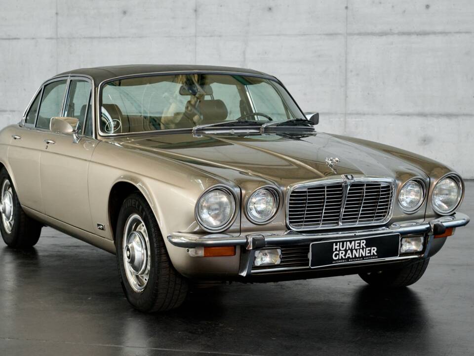 Bild 22/50 von Jaguar XJ 6 L 4.2 (1975)
