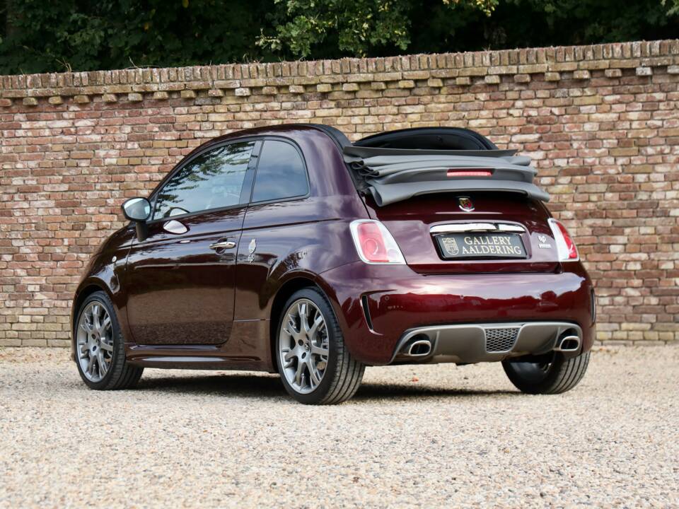 Immagine 2/50 di Abarth 695 &quot;Edizione Maserati&quot; (2013)