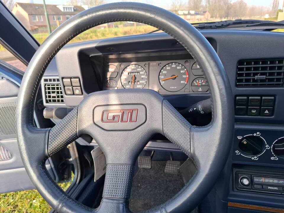 Image 18/27 de Peugeot 309 (1990)