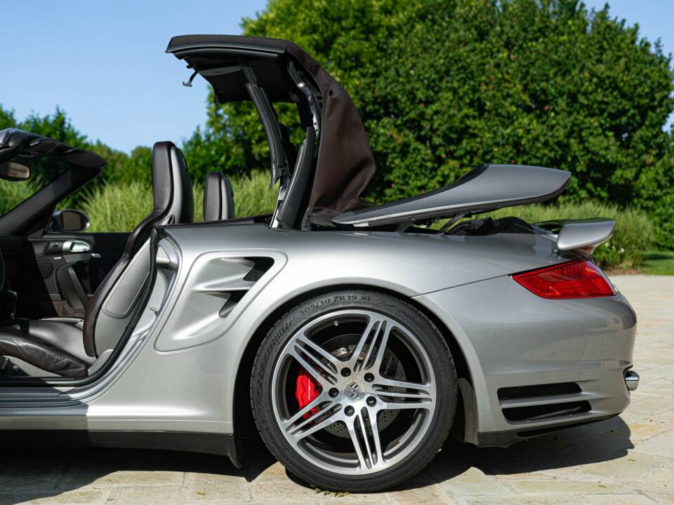 Image 19/50 of Porsche 911 Turbo (2008)