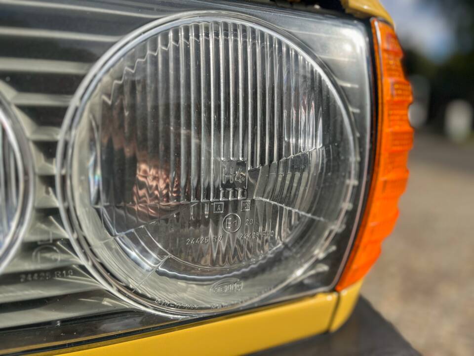 Image 103/139 of Mercedes-Benz 240 D (1978)