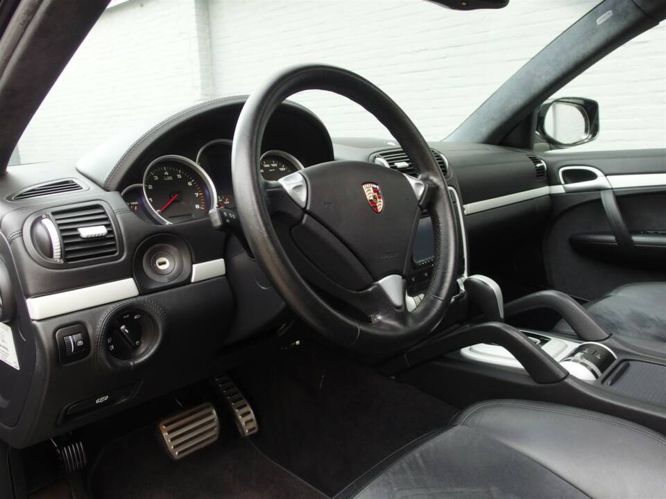 Immagine 32/99 di Porsche Cayenne GTS (2008)