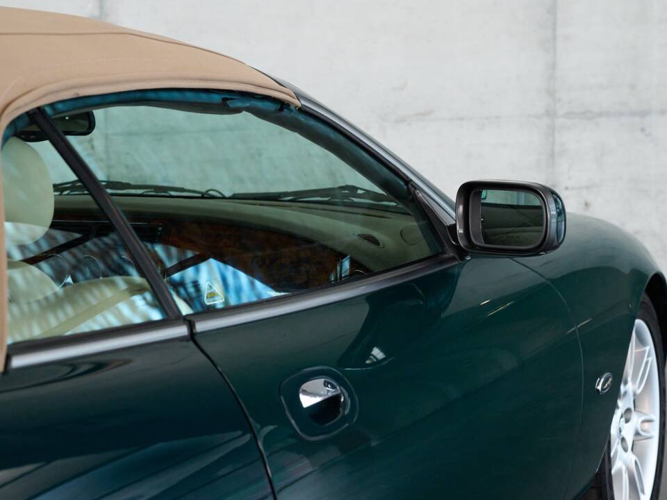 Bild 36/50 von Jaguar XK8 4.0 (2002)