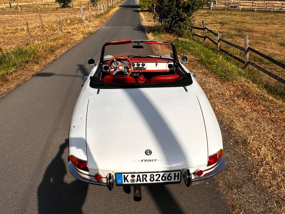 Afbeelding 3/19 van Alfa Romeo 1750 Spider (1969)