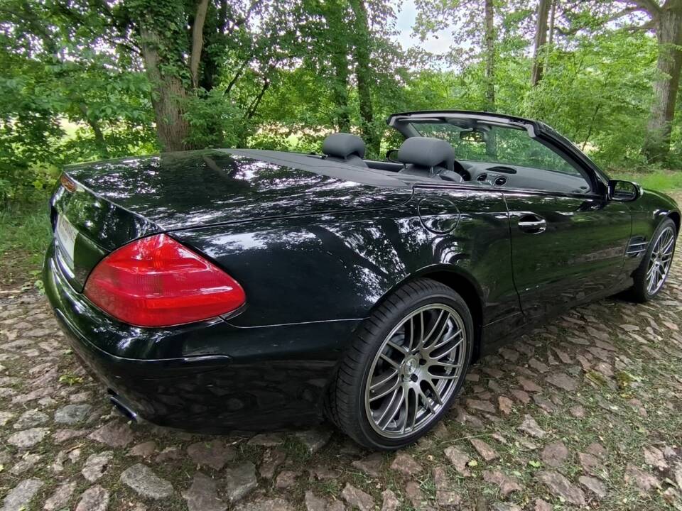 Imagen 22/58 de Mercedes-Benz SL 350 (2005)