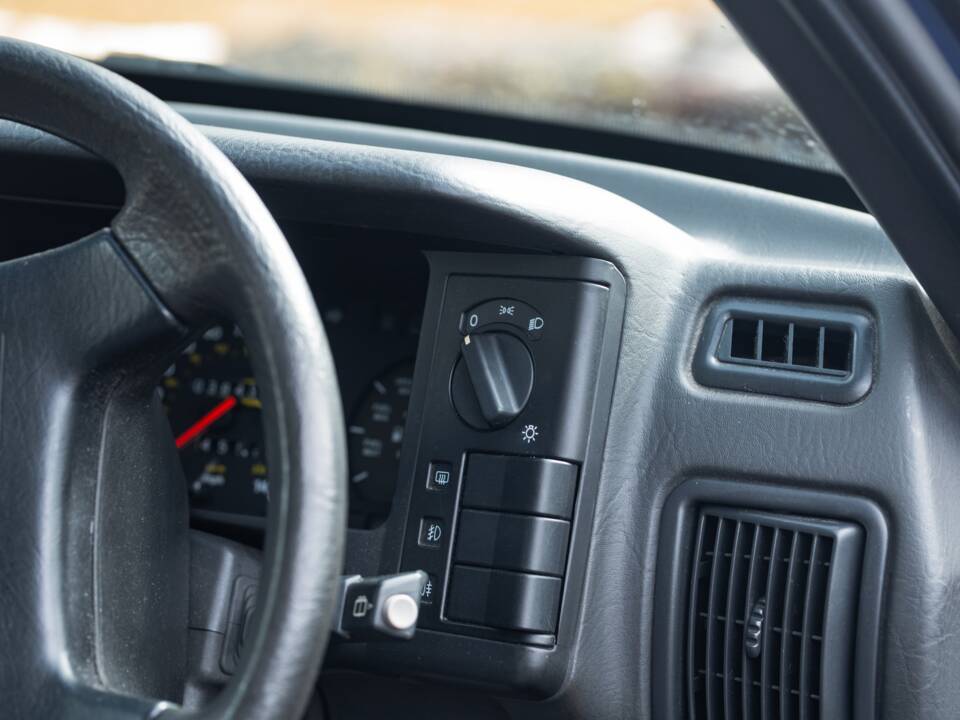 Immagine 30/50 di Volvo 440 Turbo (1992)