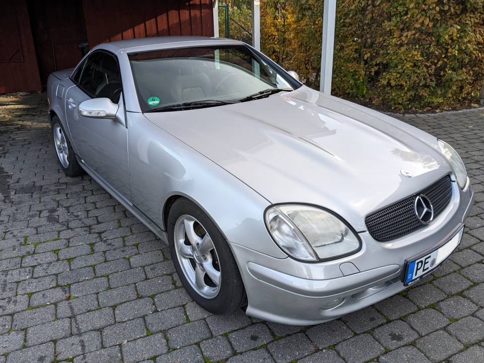 Image 4/37 of Mercedes-Benz SLK 320 (2001)