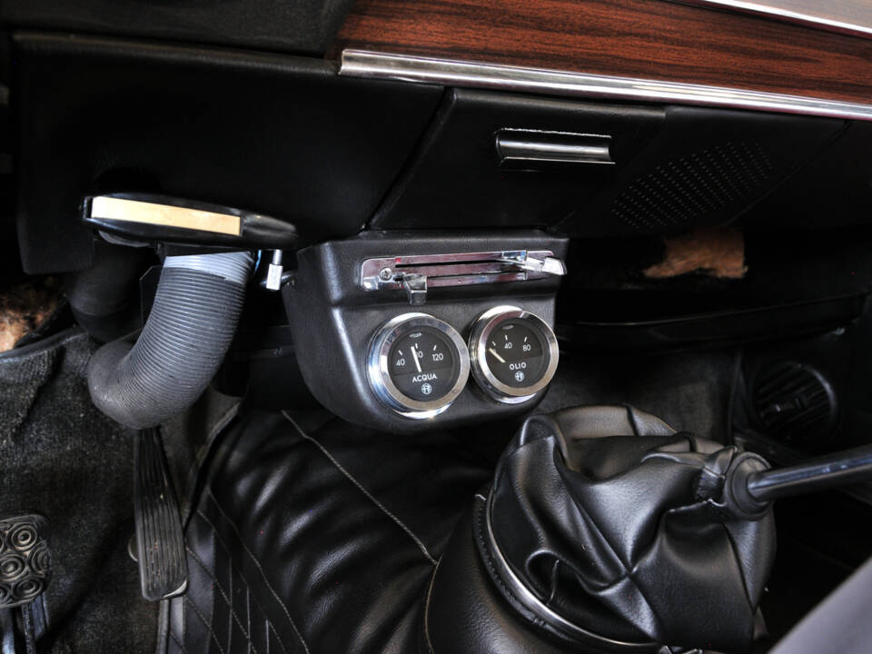 Image 30/63 of Alfa Romeo Giulia 1600 Super Biscione (1969)