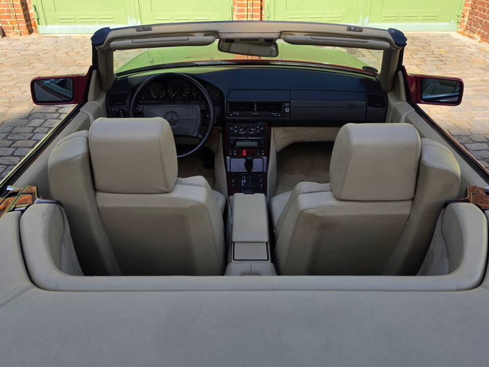 Image 17/100 of Mercedes-Benz 300 SL-24 (1991)