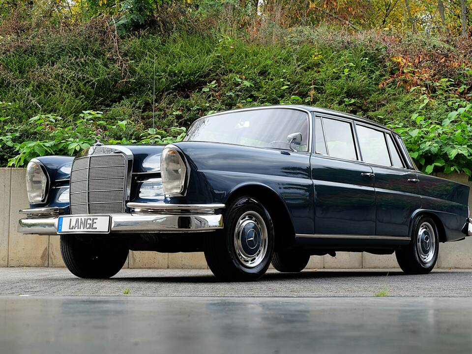 Image 1/76 de Mercedes-Benz 220 S b (1963)